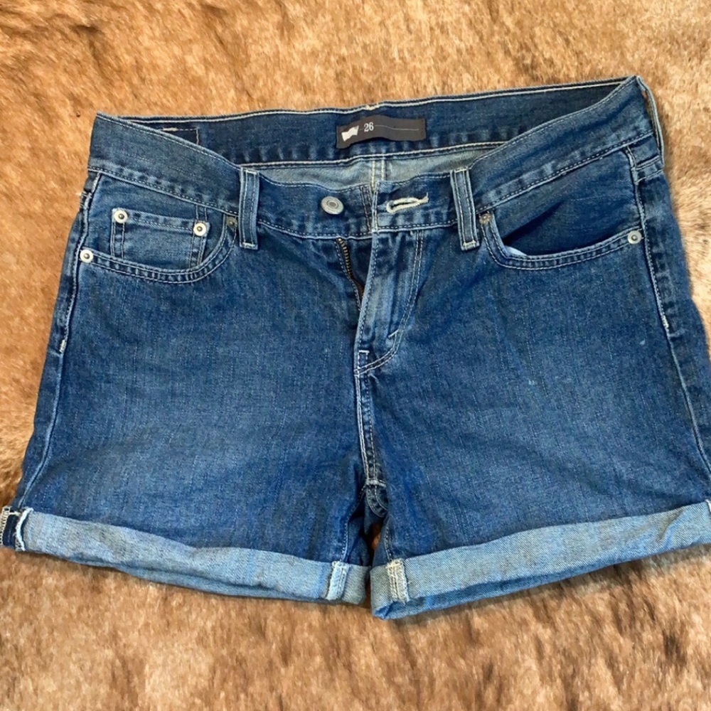 Women’s Levi’s shorts